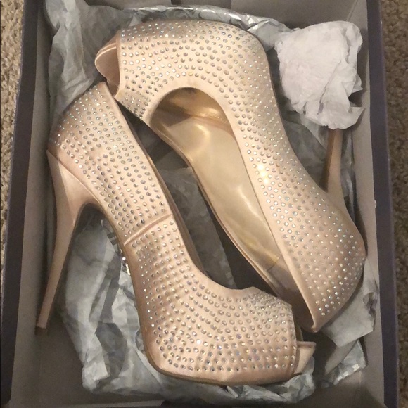 Jennifer Lopez Blush Bling Platform - Picture 5 of 8